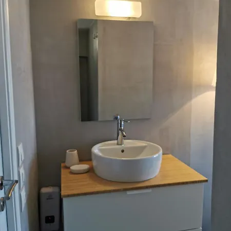 The Elephant House Apartment *