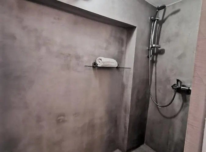 The Elephant House Apartment *